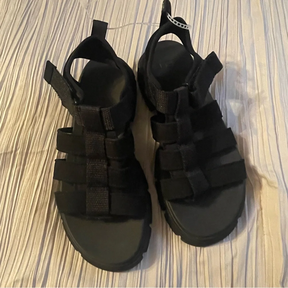 UGG youth black sandals canvas‎ new without tags size 2